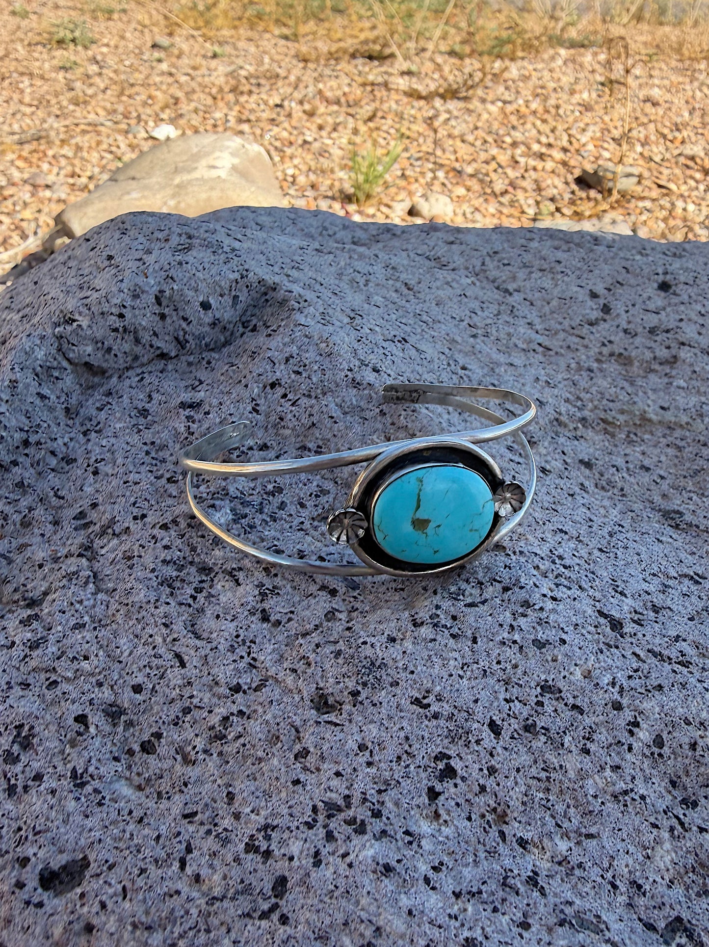 Flower cuff